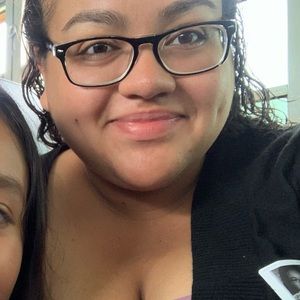 Meet your Posher, Carolina